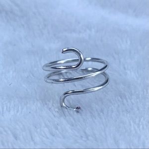 WIRE SWIRL RING